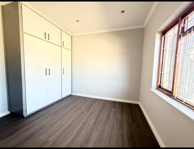 3 BEDROOM HOUSE FOR SALE IN BERGZICHT